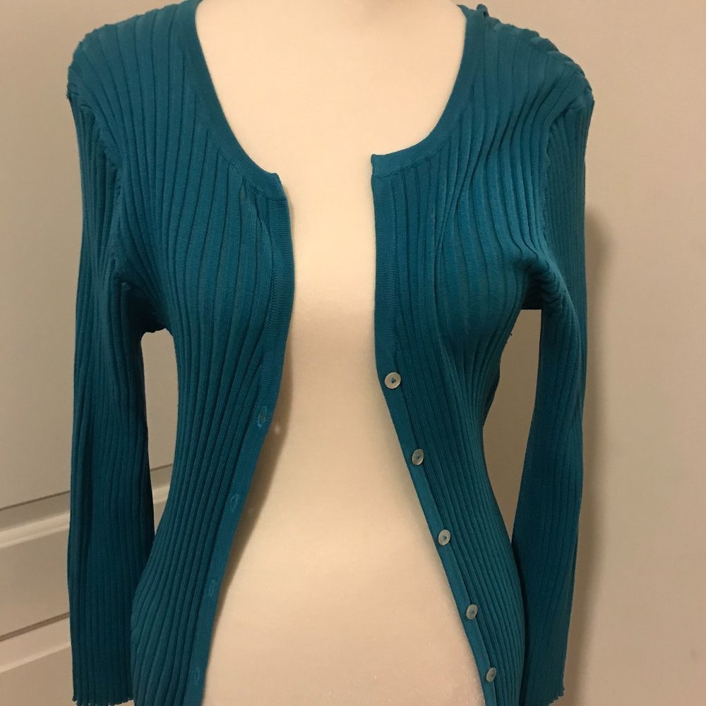 Cable & Gauge Ladies Rib Button Down Front Sweater